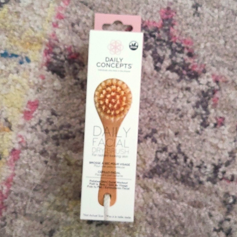 NIB Daily Concepts Daily Facial Brush